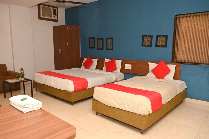 Room 12 of 20