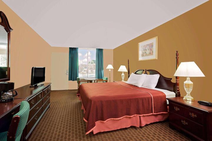 1 King Bed (1 of 5)