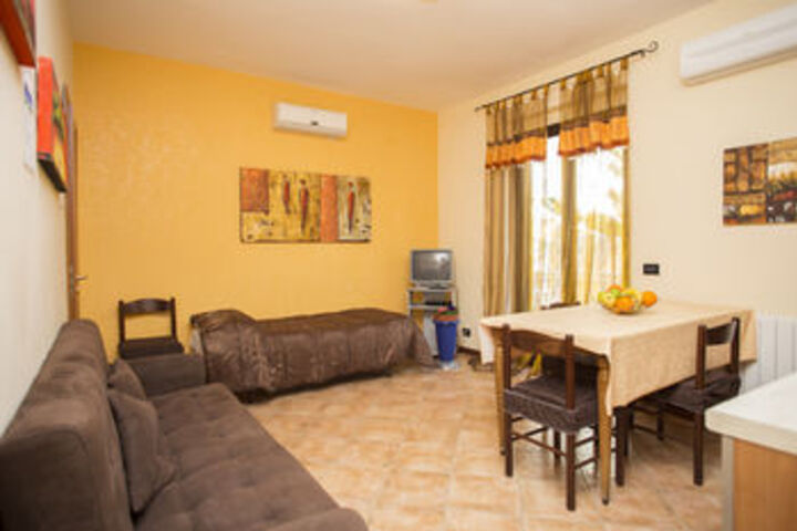 Room 7 of 28