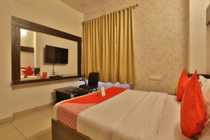 Room 18 of 25