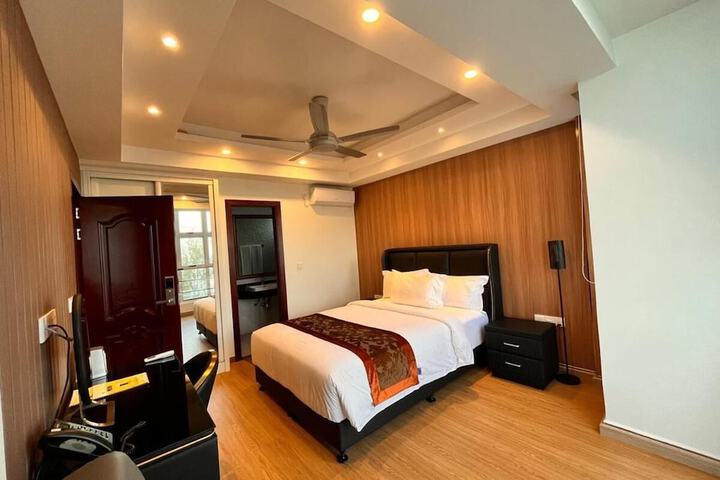 Room 17 of 114