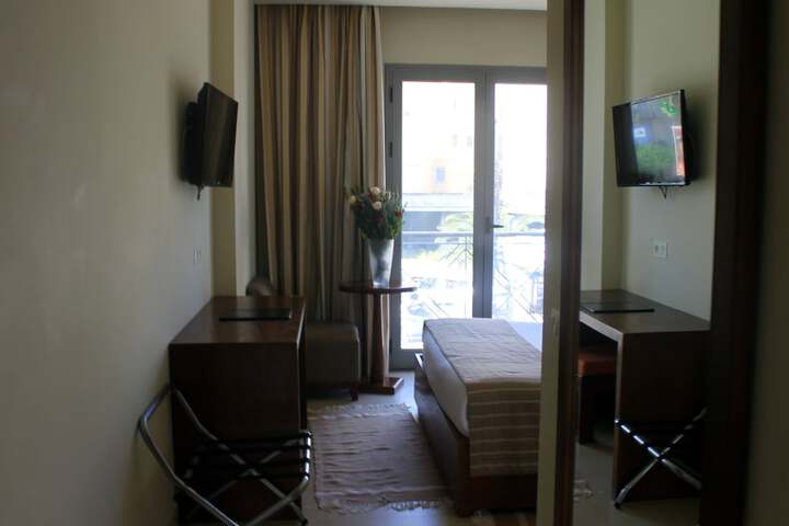 Room 6 of 29