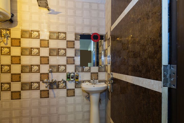 Room 14 of 14