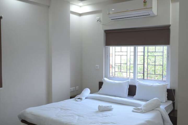 Room 10 of 21