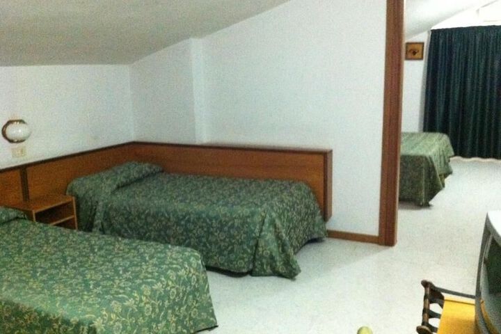 Room 9 of 51