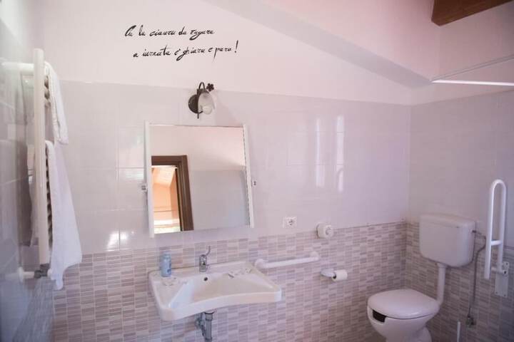 Room 18 of 47
