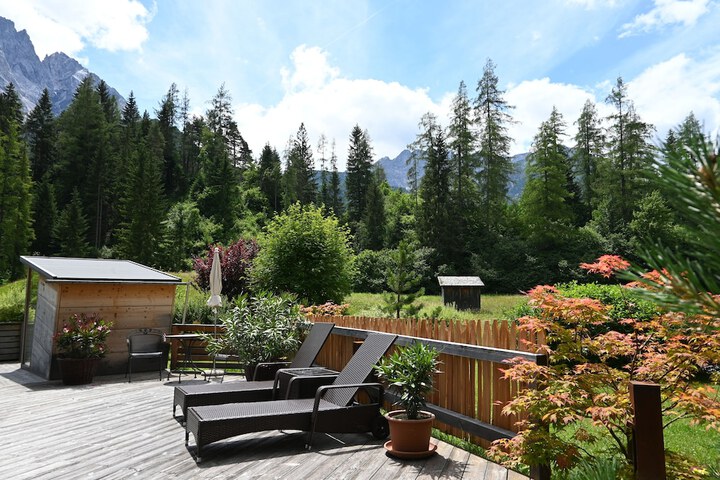 Sundeck 119 of 141