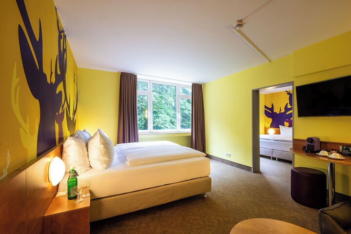 Room 35 of 118