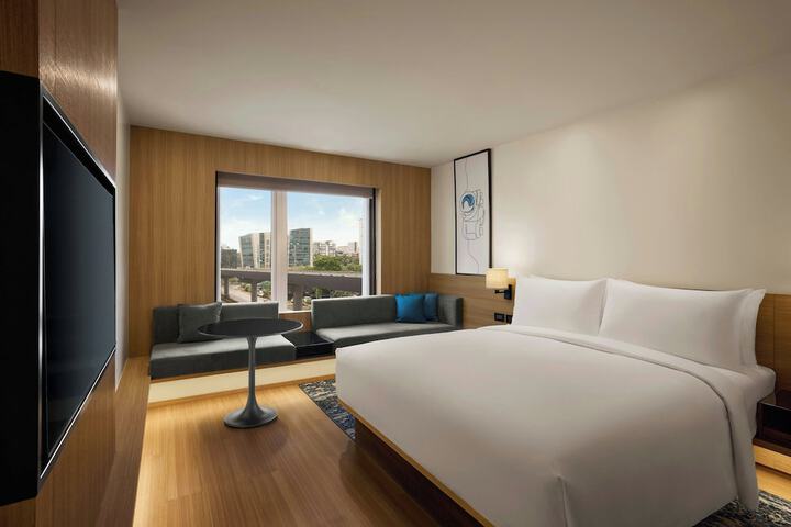 Room 9 of 43