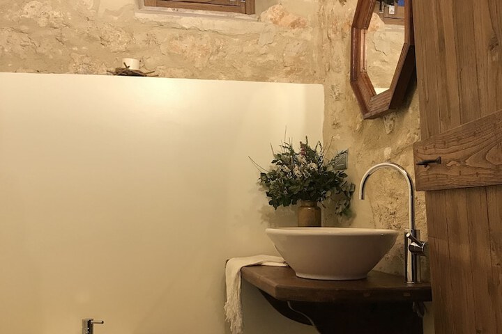 Room 73 of 112