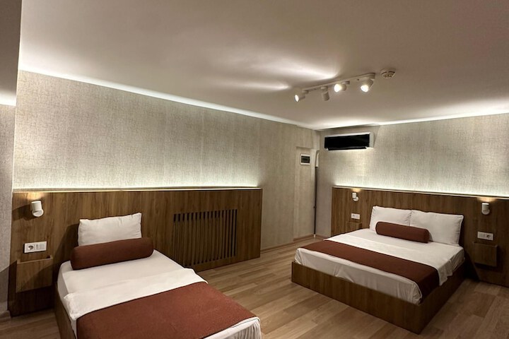 Room 8 of 15
