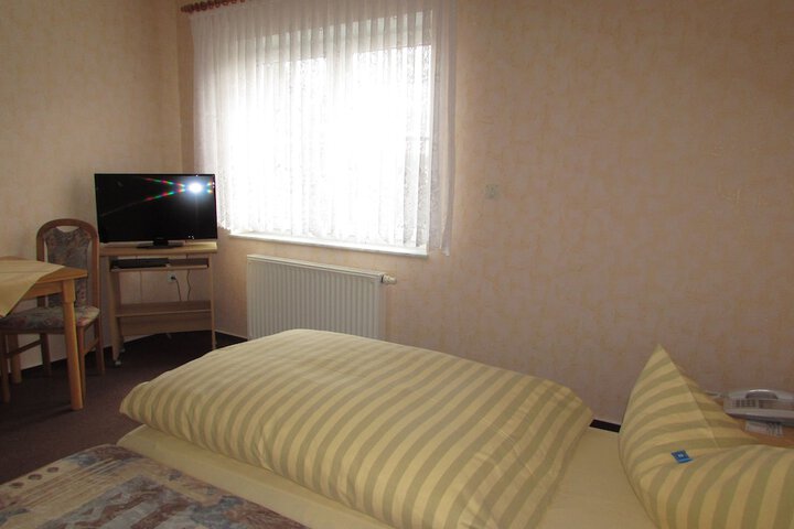 Room 12 of 65