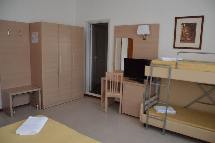 Room 7 of 63