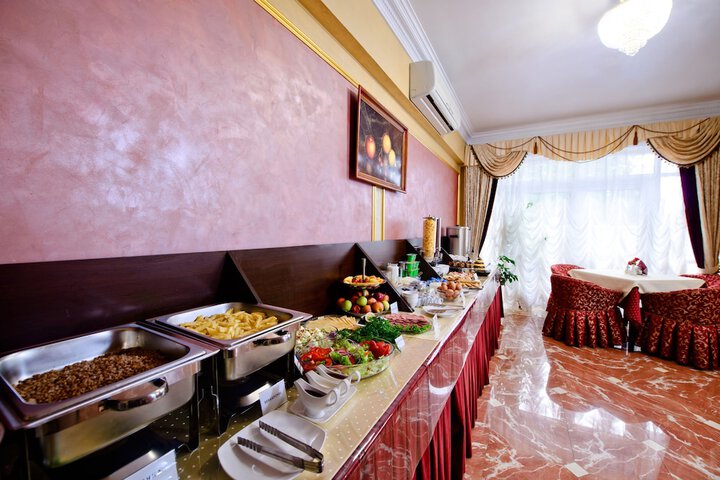 Dining 54 of 62