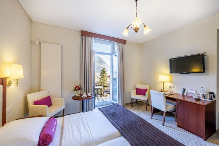 Room 15 of 52