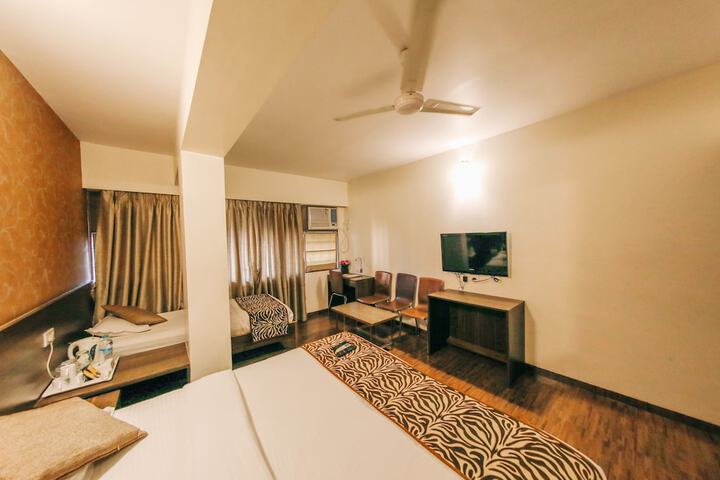 Room 30 of 90