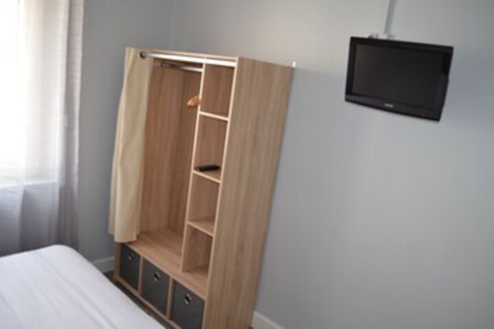 Room 32 of 36
