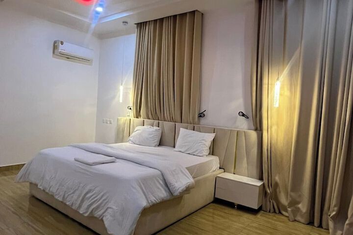 Room 7 of 26