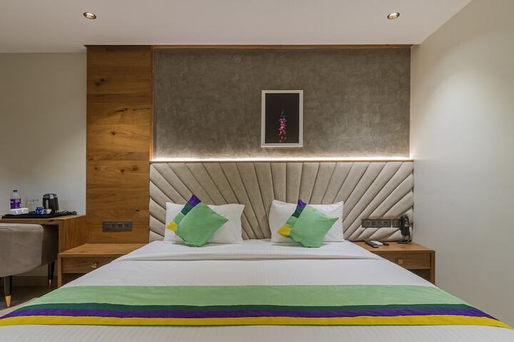 Room 16 of 35