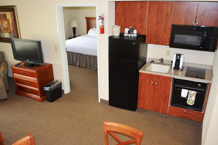 1 Bedroom Suite 2 Queen Beds Sofa (9 of 13)