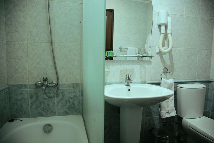 Room 47 of 76