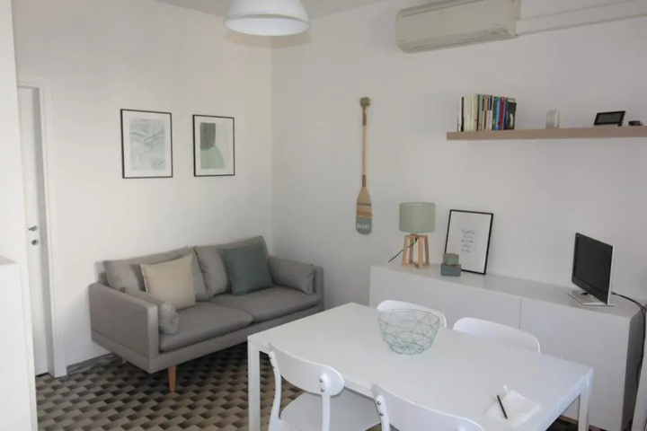 Room 2 of 11