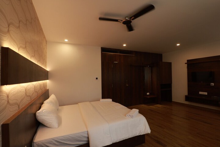 Room 12 of 22