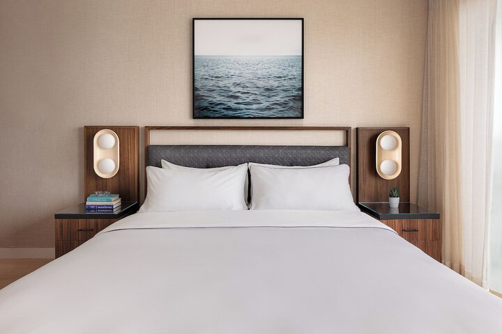 Standard King Bed Ocean View (52 of 63)