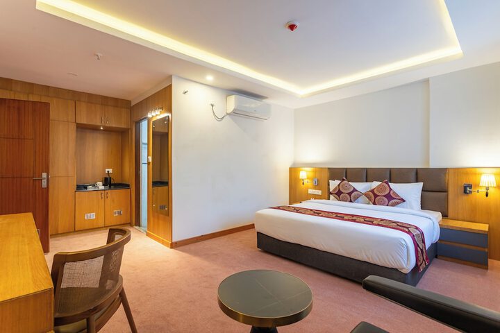 Room 27 of 126