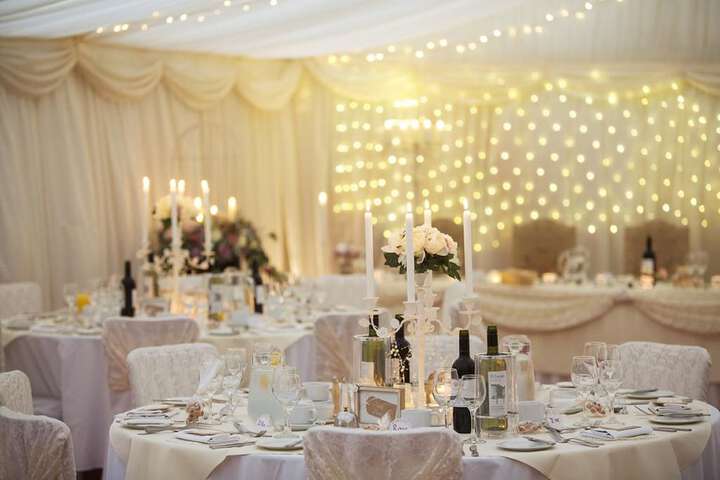 Ballroom/Hall 62 of 77