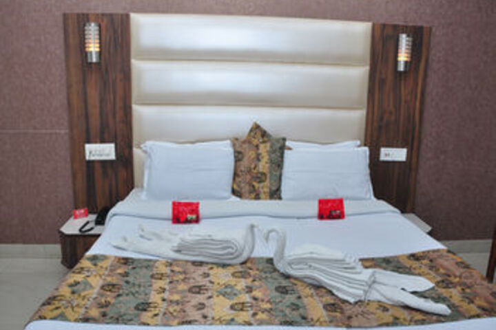 Room 16 of 28