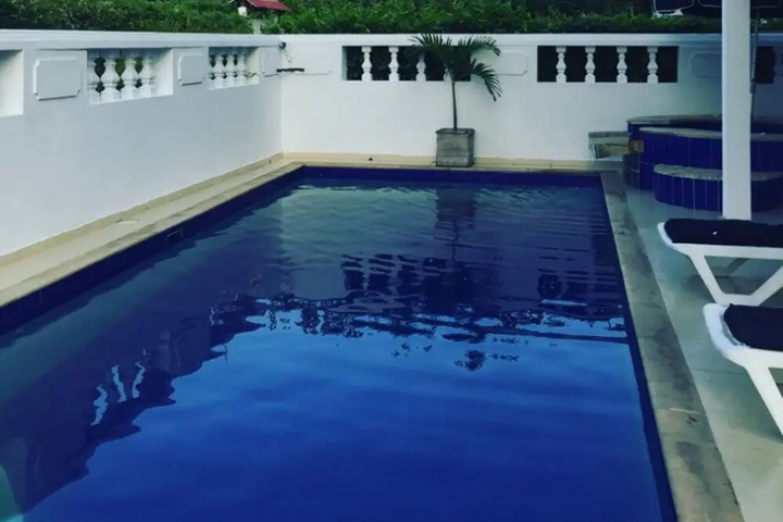Pool 5 of 9