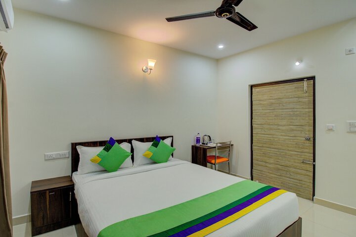 Room 18 of 29