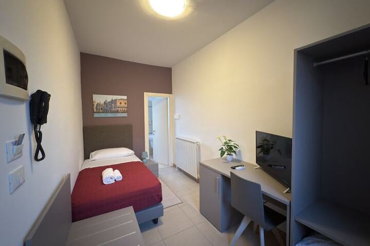 Room 7 of 45