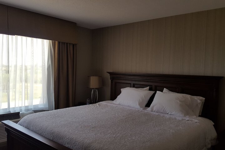 Room 26 of 90