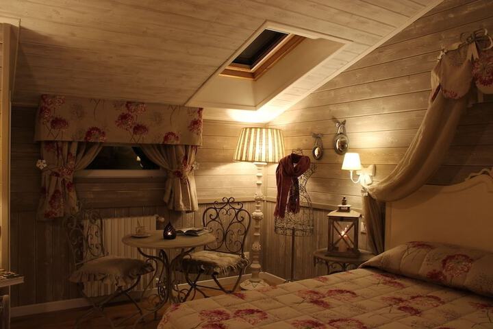 Room 16 of 38