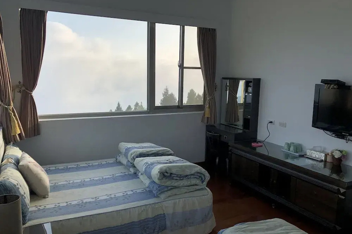 Room 2 of 15