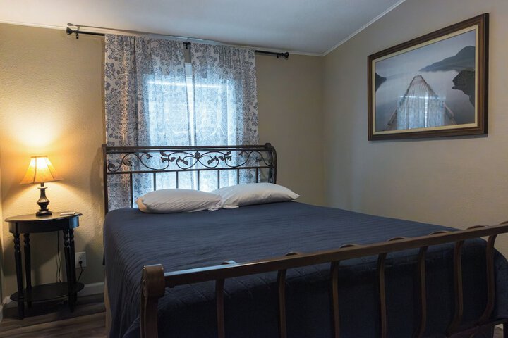 Room 85 of 917
