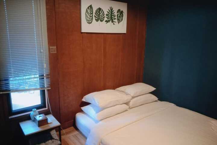 Room 21 of 161