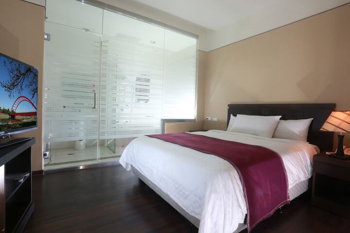 Room 26 of 47
