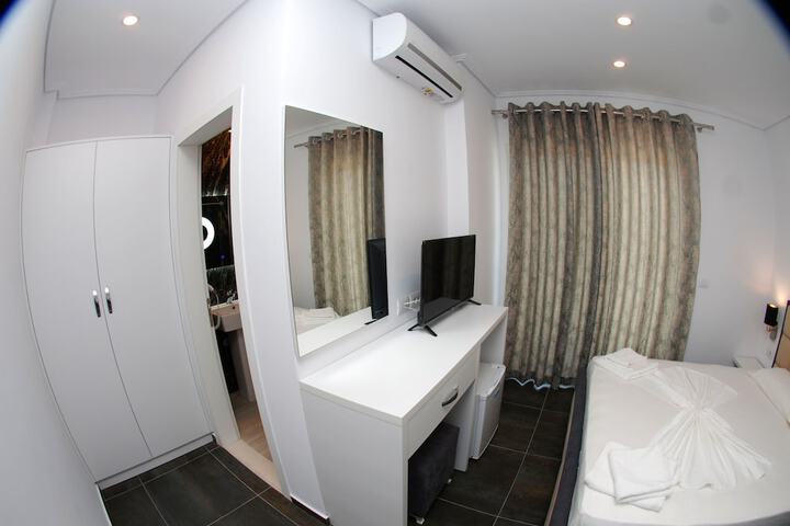 Room 18 of 24