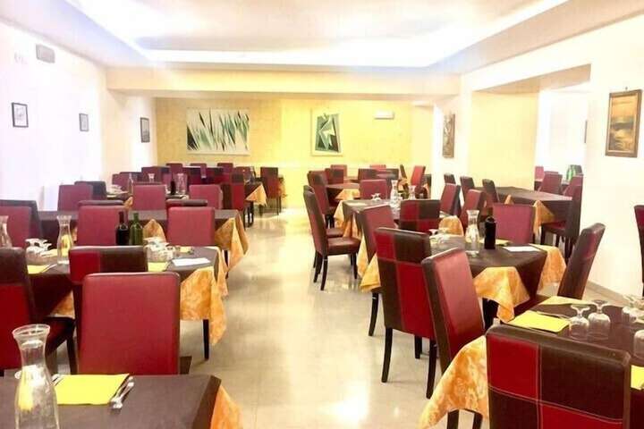 Dining 53 of 71