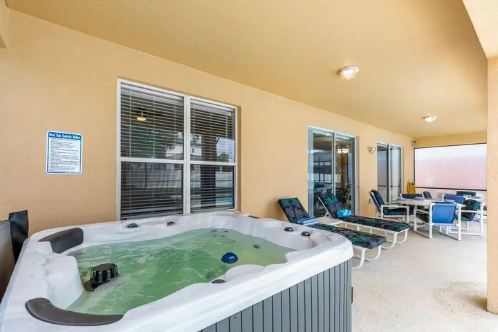 Pool 11 of 21