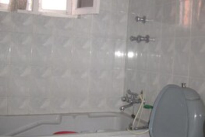Room 4 of 25
