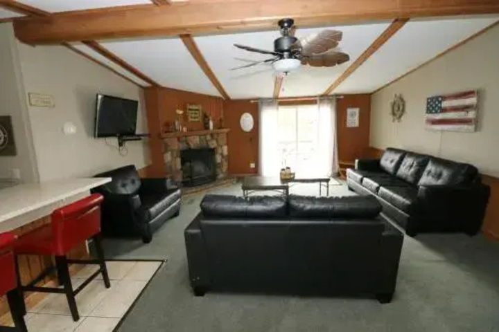 Room 5 of 11