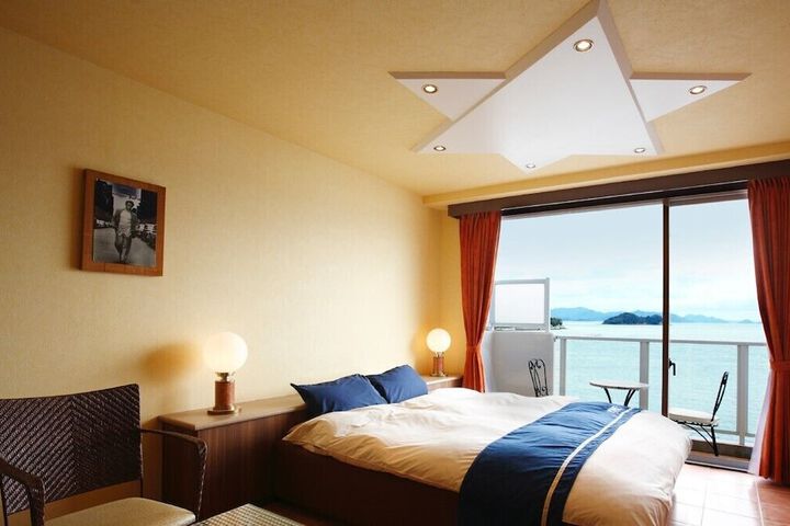 Room 5 of 13