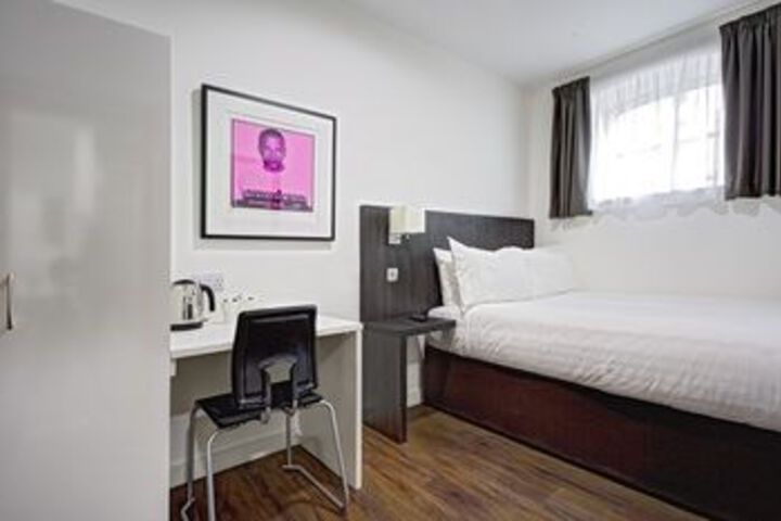 Room 7 of 27