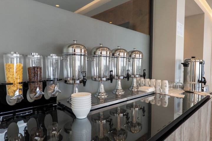 Breakfast/Coffee Service 140 of 171