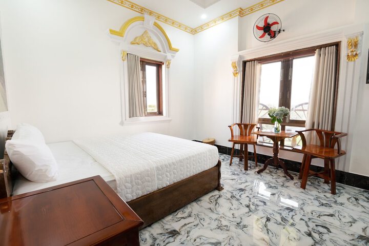 Room 10 of 47