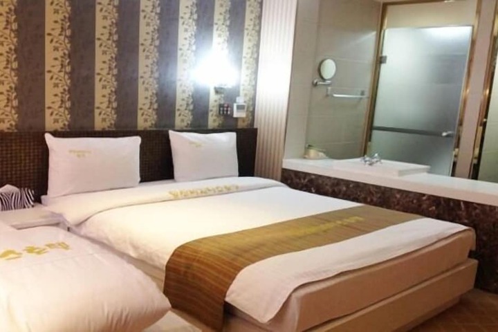 Room 18 of 52